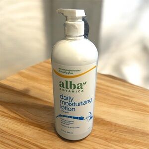 Alba Botanica Daily Moisturizing Lotion - White